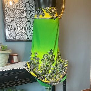 VENUS Green & Yellow Paisley Maxi Dress